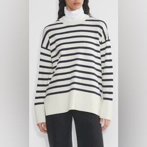 ARITZIA BABATON LONG SLEEVE CREW NECK OVERSIZED SWEATER